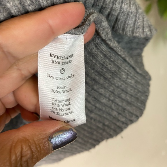 EVERLANE 100% WOOL Fine Knit Pullover Hoodie Sweater | Gray Minimalist XS - Picture 7 of 7